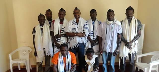 Mordreck Maeresera and members of the Harare Lemba Synagogue community